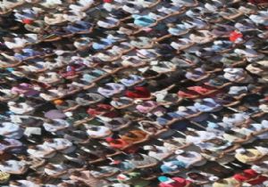 Tahrir Meydanı Devrim Günlerini Aratmadı